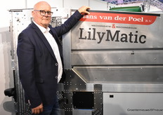 Hans van der Poel at the LilyMatic. A must have for the bulb growers. The first 12 machines have been sold internationally.                